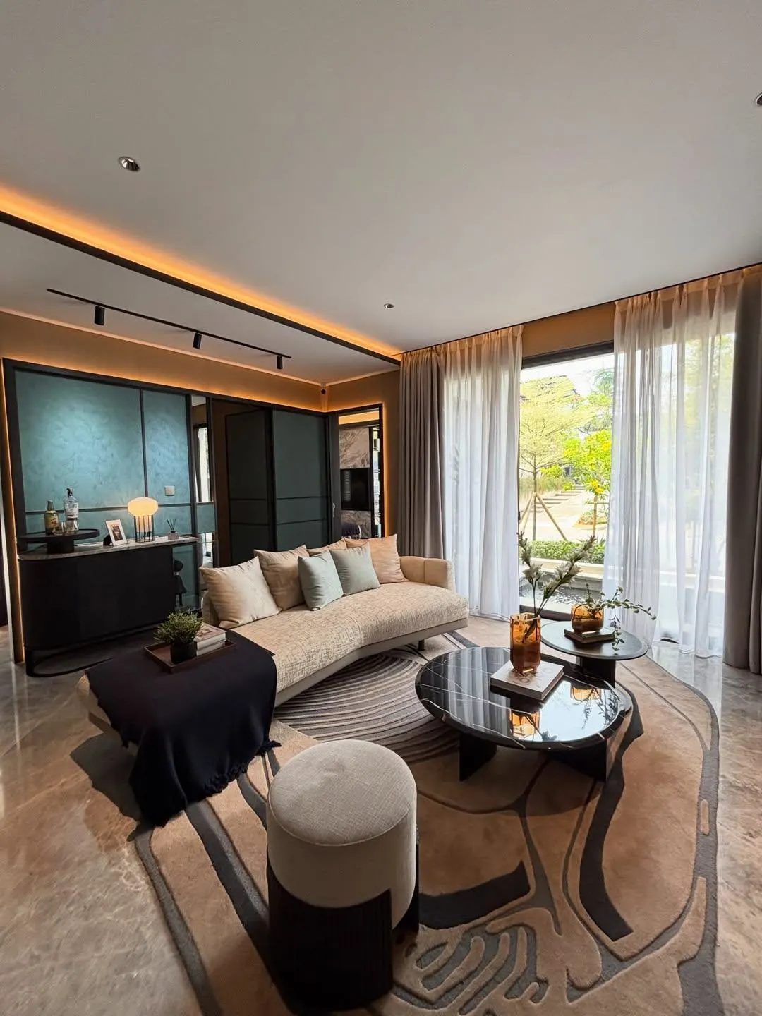 Thumbnail Rumah 3 Lantai Mewah di Cluster Heron The Springs Serpong — 2