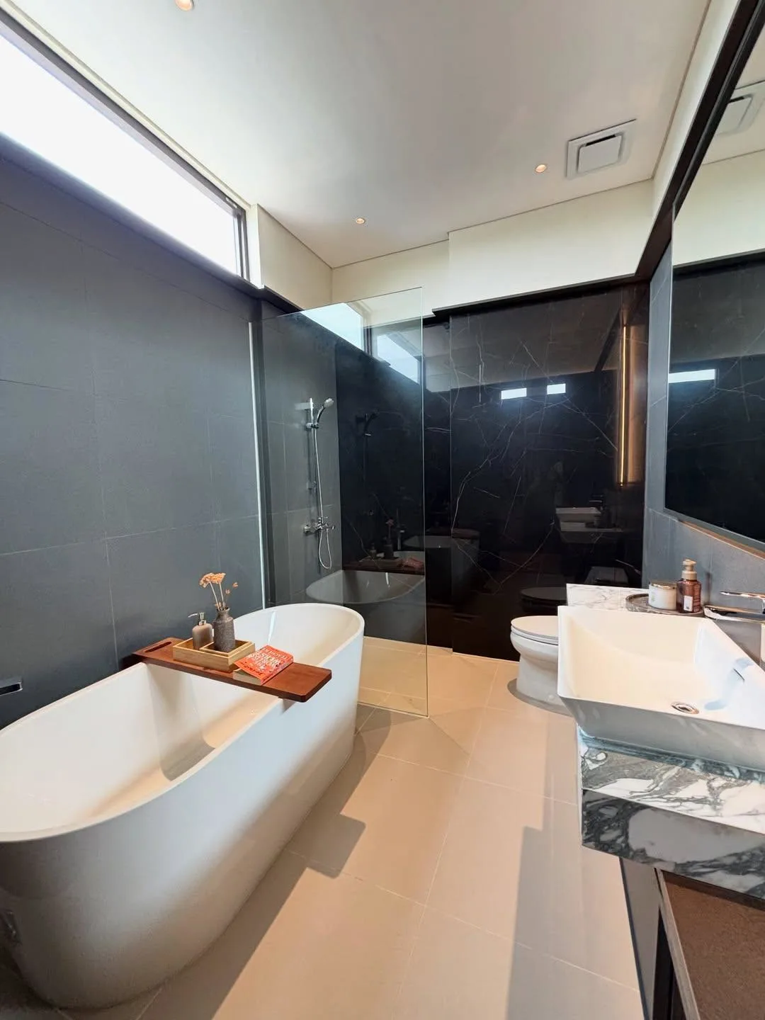 Thumbnail Rumah 3 Lantai Mewah di Cluster Heron The Springs Serpong — 10